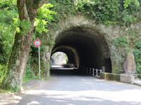 青の洞門